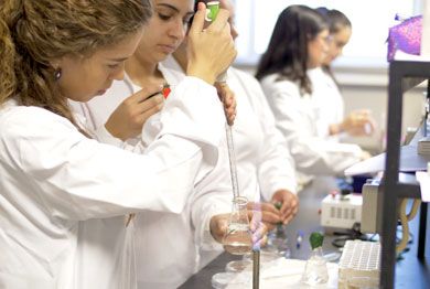 Devenir pharmacien : le parcours d’études
