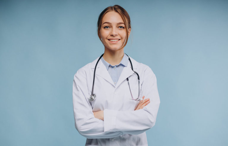 Salaire d’un médecin généraliste en France (2026) : brut, net, statuts & comparatifs